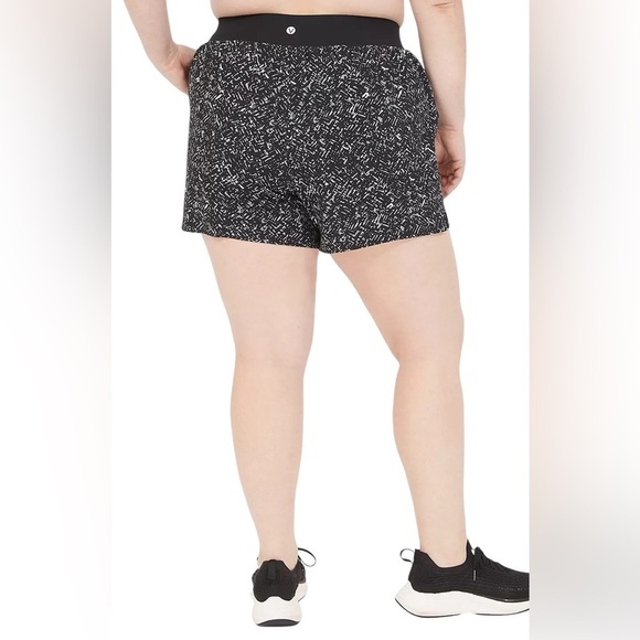 Livi Active Double Layer Active Shorts 22/24 - Picture 2 of 10